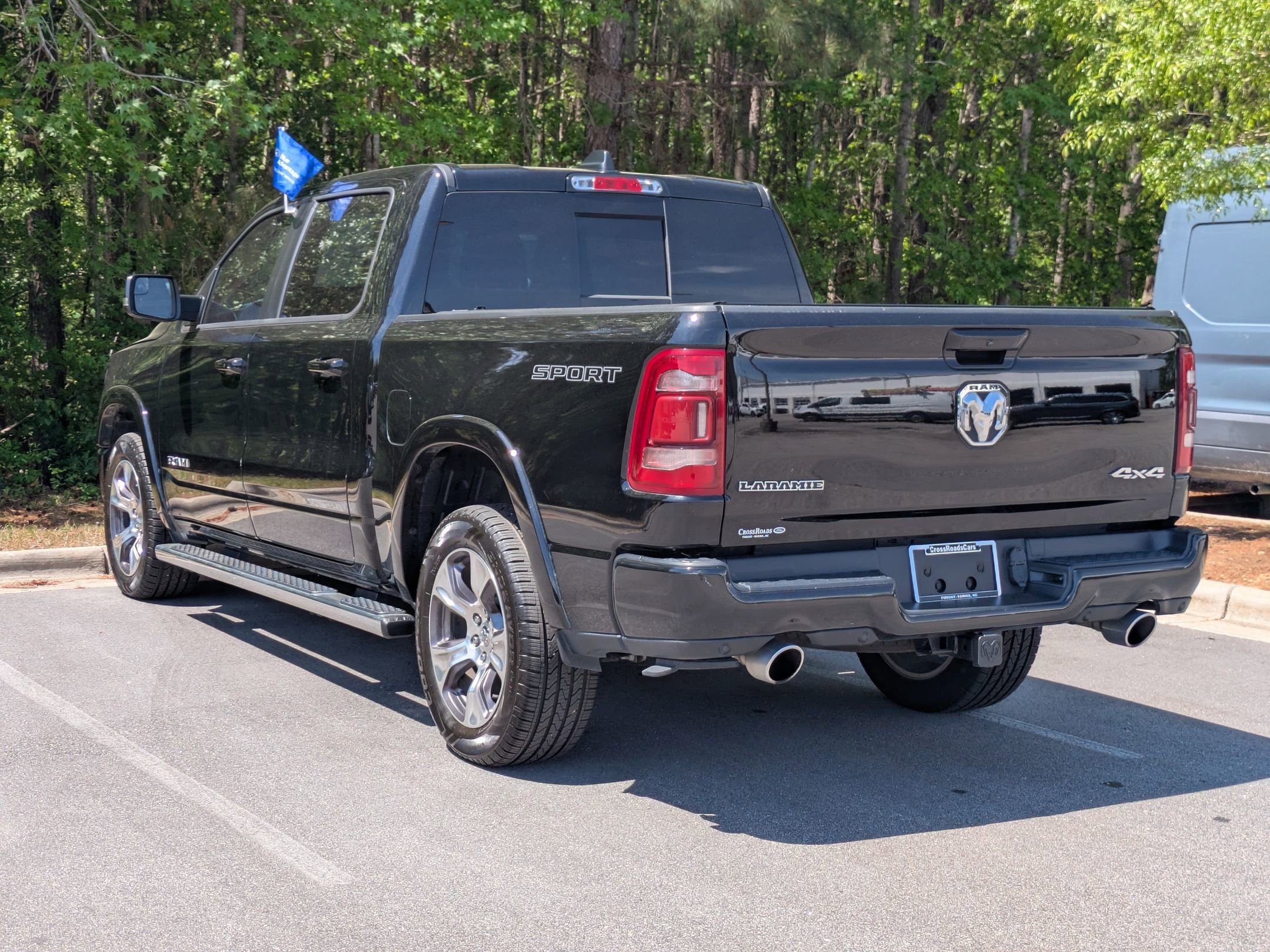 Used 2022 RAM 1500 Laramie w/ Sport Appearance Package AWD/4WD image 5