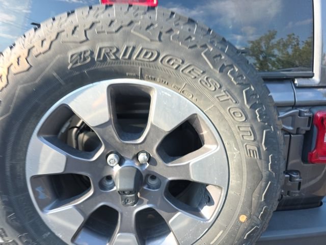 Used 2020 Jeep Wrangler Unlimited Sahara AWD/4WD image 13