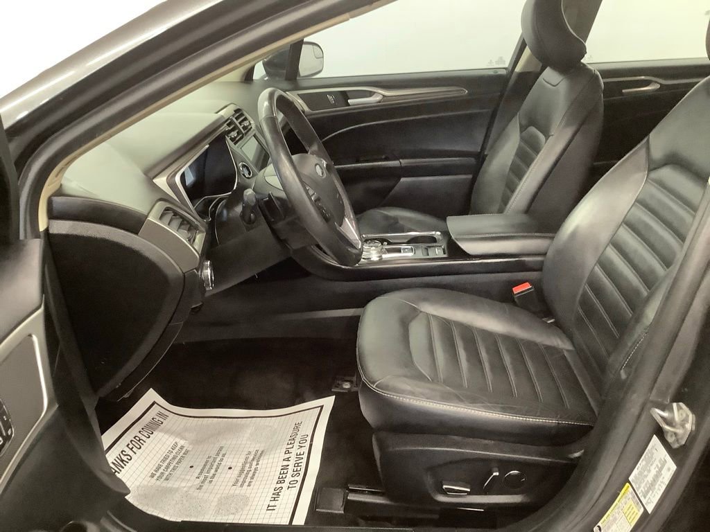 Used 2018 Ford Fusion SE w/ Fusion SE Technology Package image 11