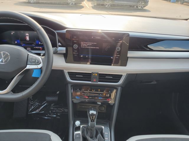 New 2025 Volkswagen Taos SE image 13