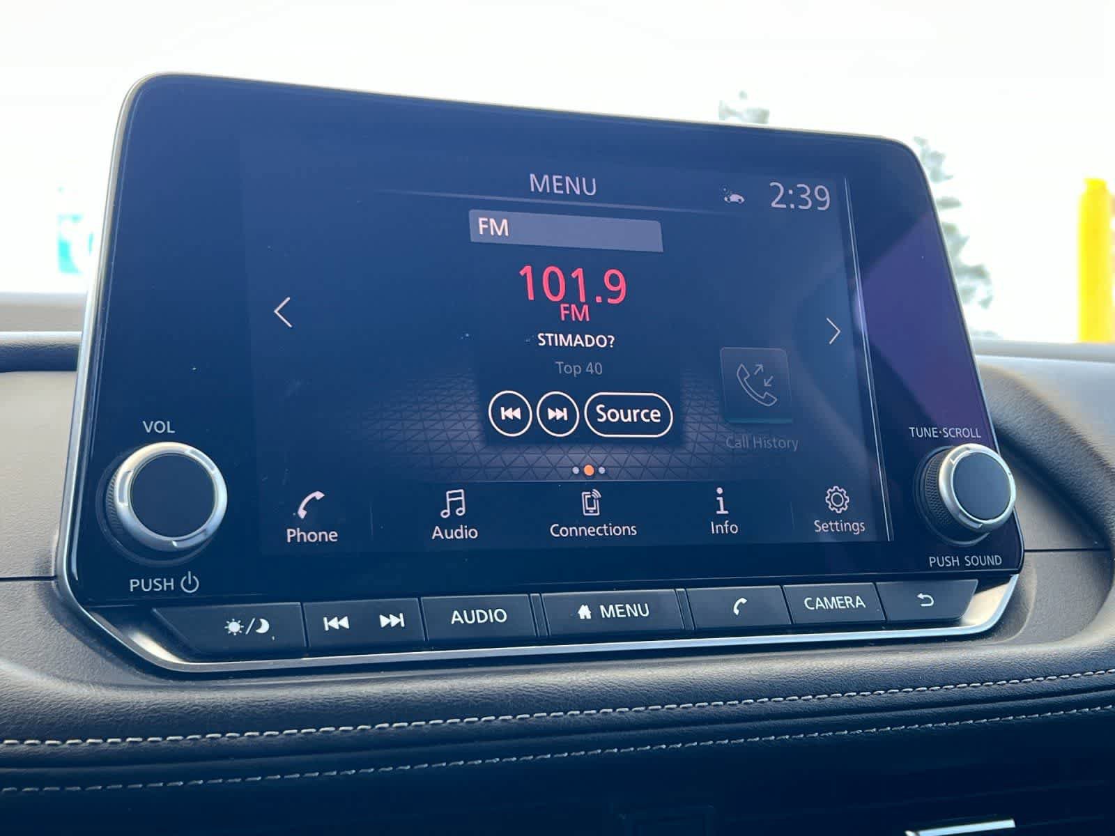 Used 2025 Nissan Rogue SV FWD image 19