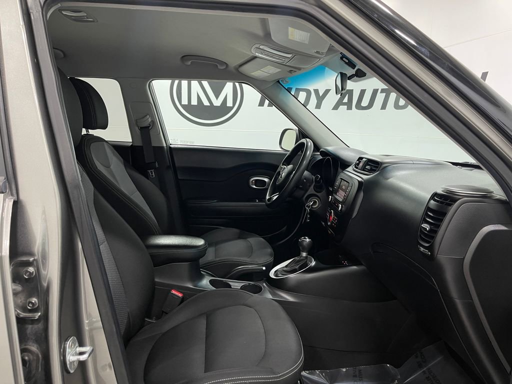 Used 2017 Kia Soul + image 29