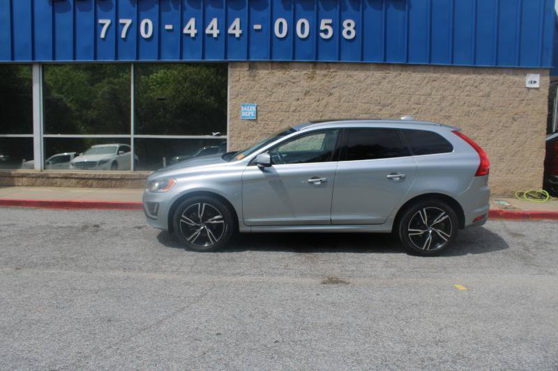 Used 2017 Volvo XC60 T6 R-Design w/ Protection Package AWD/4WD image 12