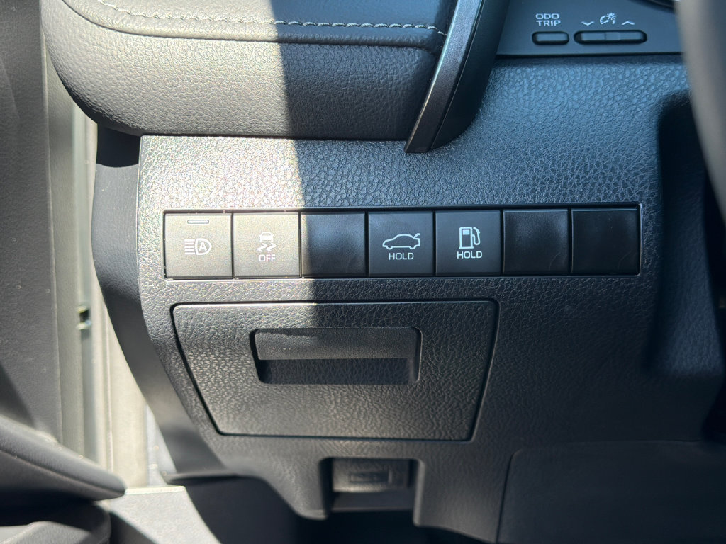 Used 2024 Toyota Camry SE FWD image 31