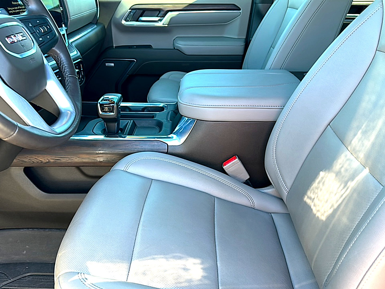 Used 2023 GMC Sierra 1500 SLT AWD/4WD image 13