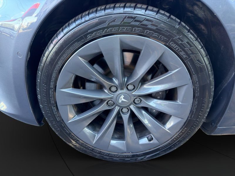 Used 2020 Tesla Model S Long Range Plus AWD/4WD image 24