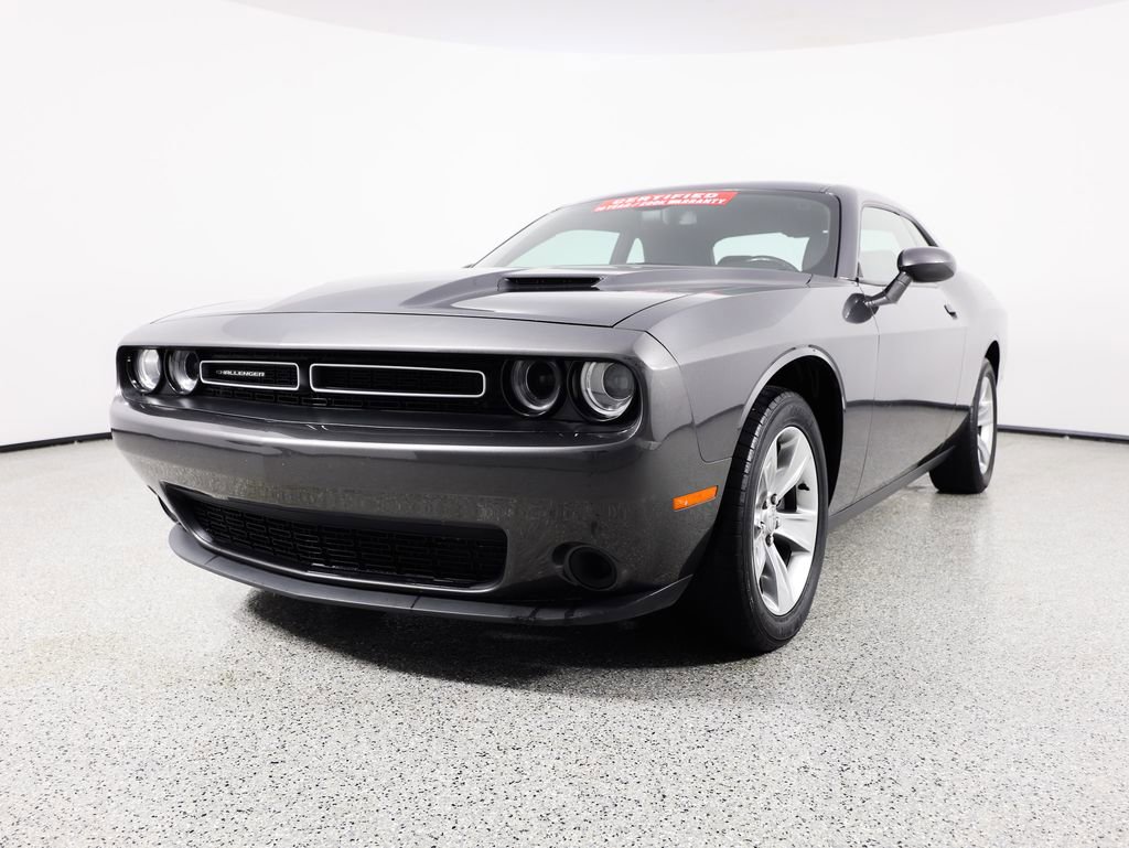 Used 2021 Dodge Challenger SXT image 3
