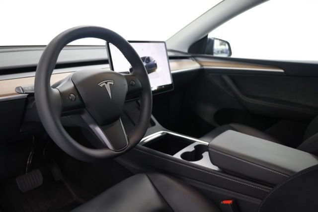 Used 2025 Tesla Model Y Long Range AWD/4WD image 23