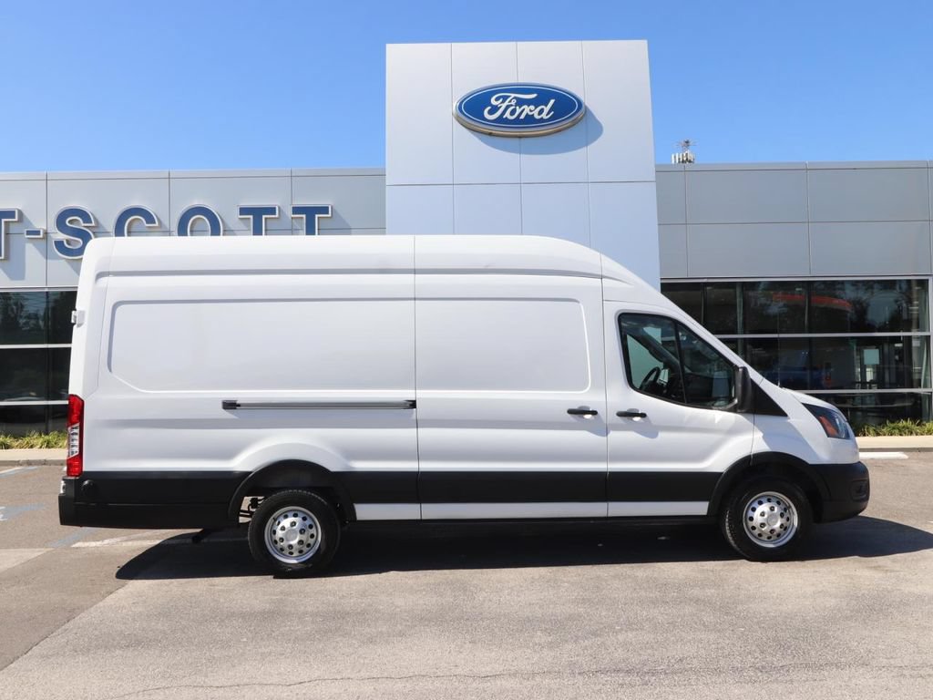 Certified 2025 Ford Transit 250 148 High Roof Extended AWD image 15