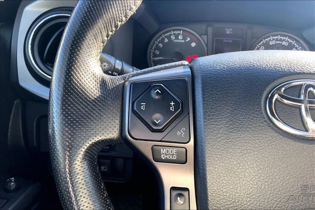 Used 2019 Toyota Tacoma TRD Off-Road image 18