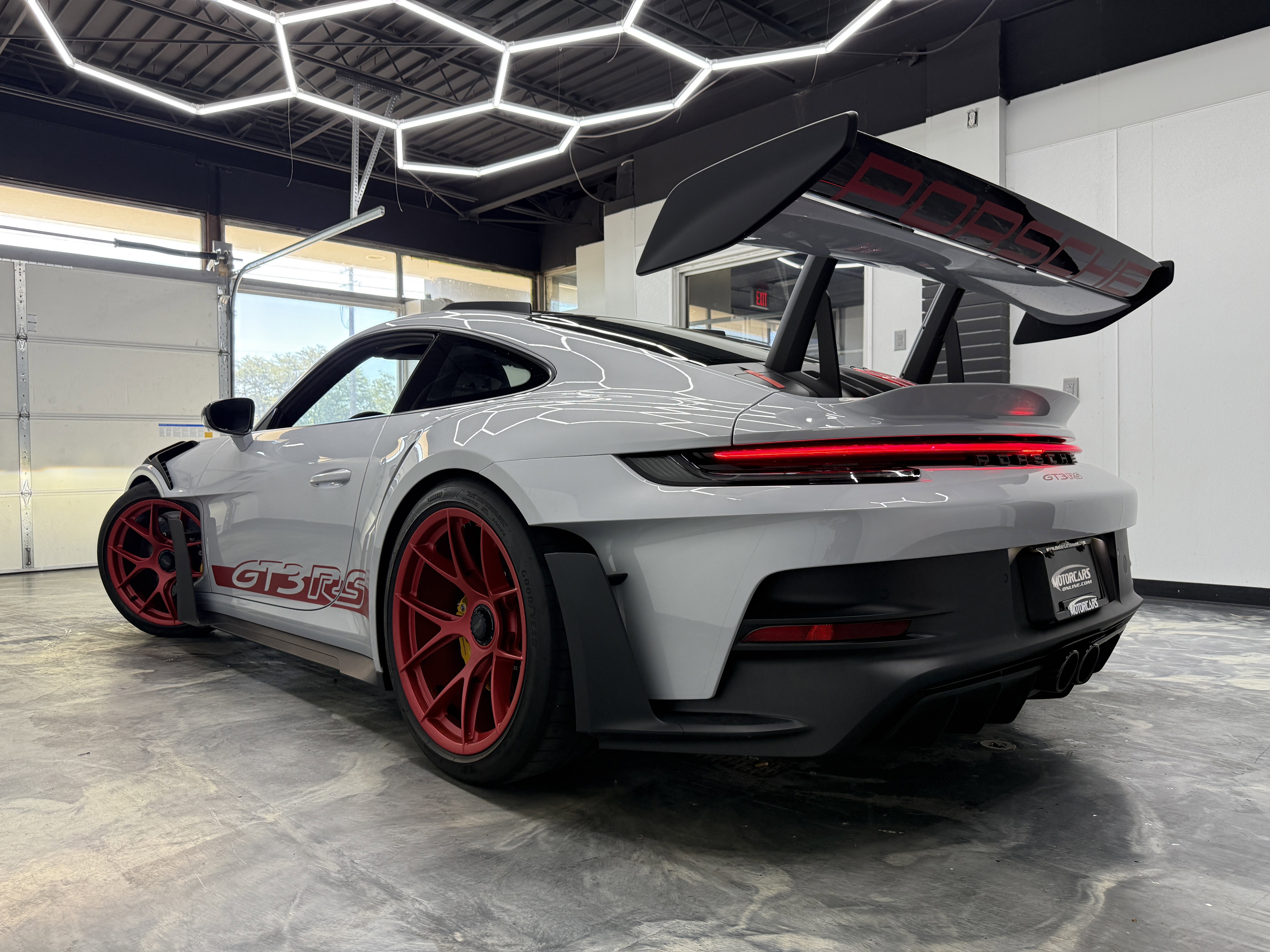 Used 2024 Porsche 911 GT3 RS RWD image 3