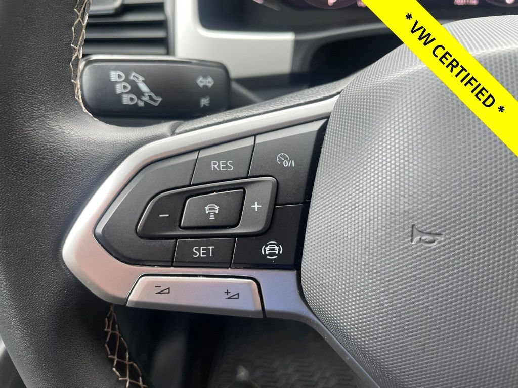 Certified 2022 Volkswagen Atlas Cross Sport SE w/ Panoramic Sunroof Package AWD/4WD image 28