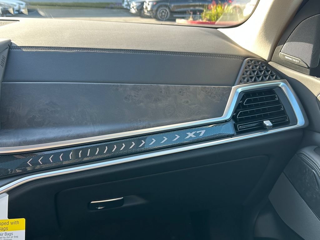 New 2027 BMW X7 xDrive40i w/ Premium Package AWD/4WD image 25