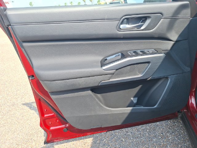 New 2026 Nissan Pathfinder SL FWD image 10