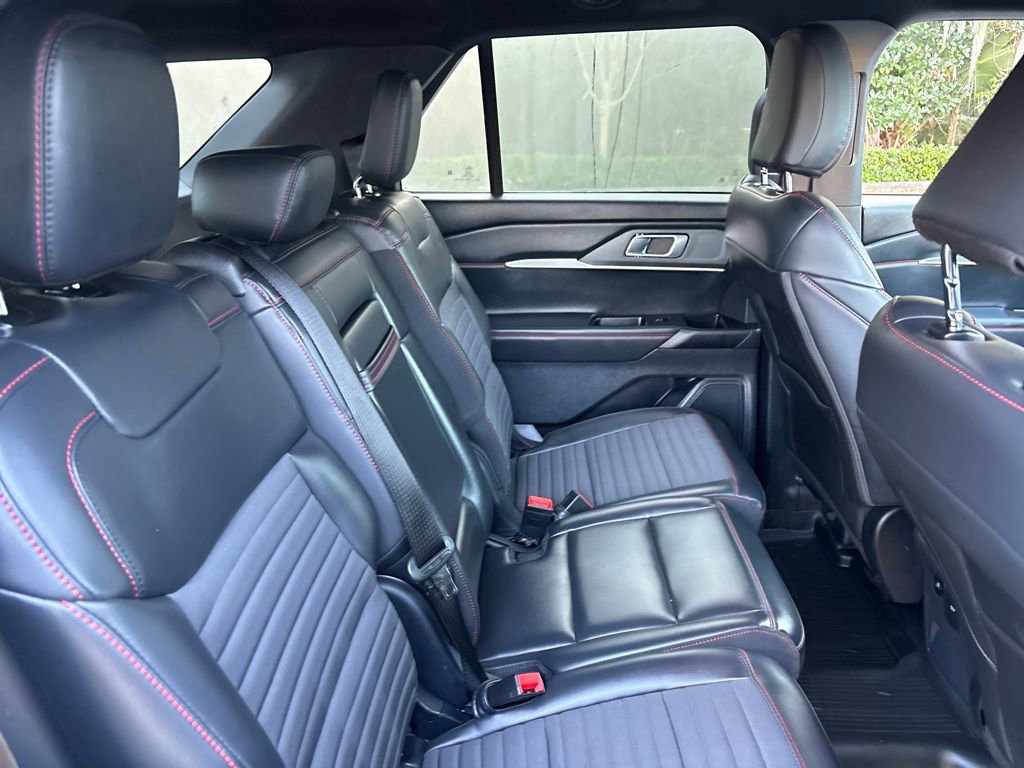 Used 2025 Ford Explorer ST-Line image 29