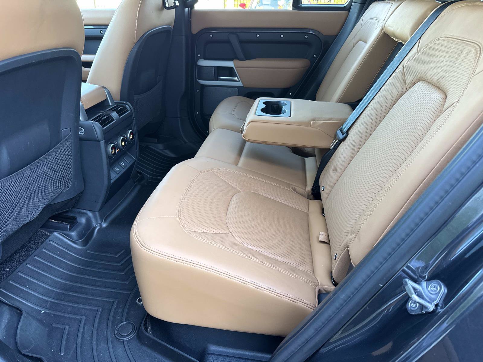 Certified 2024 Land Rover Defender 110 SE AWD/4WD image 14