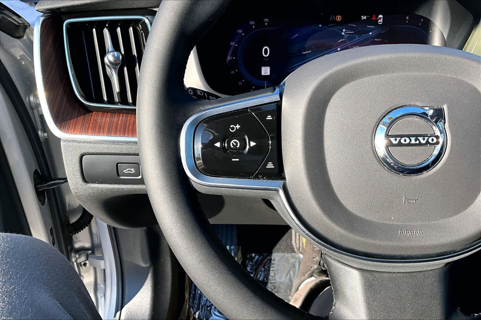 Certified 2023 Volvo XC60 B5 Plus w/ Climate Package AWD/4WD image 23