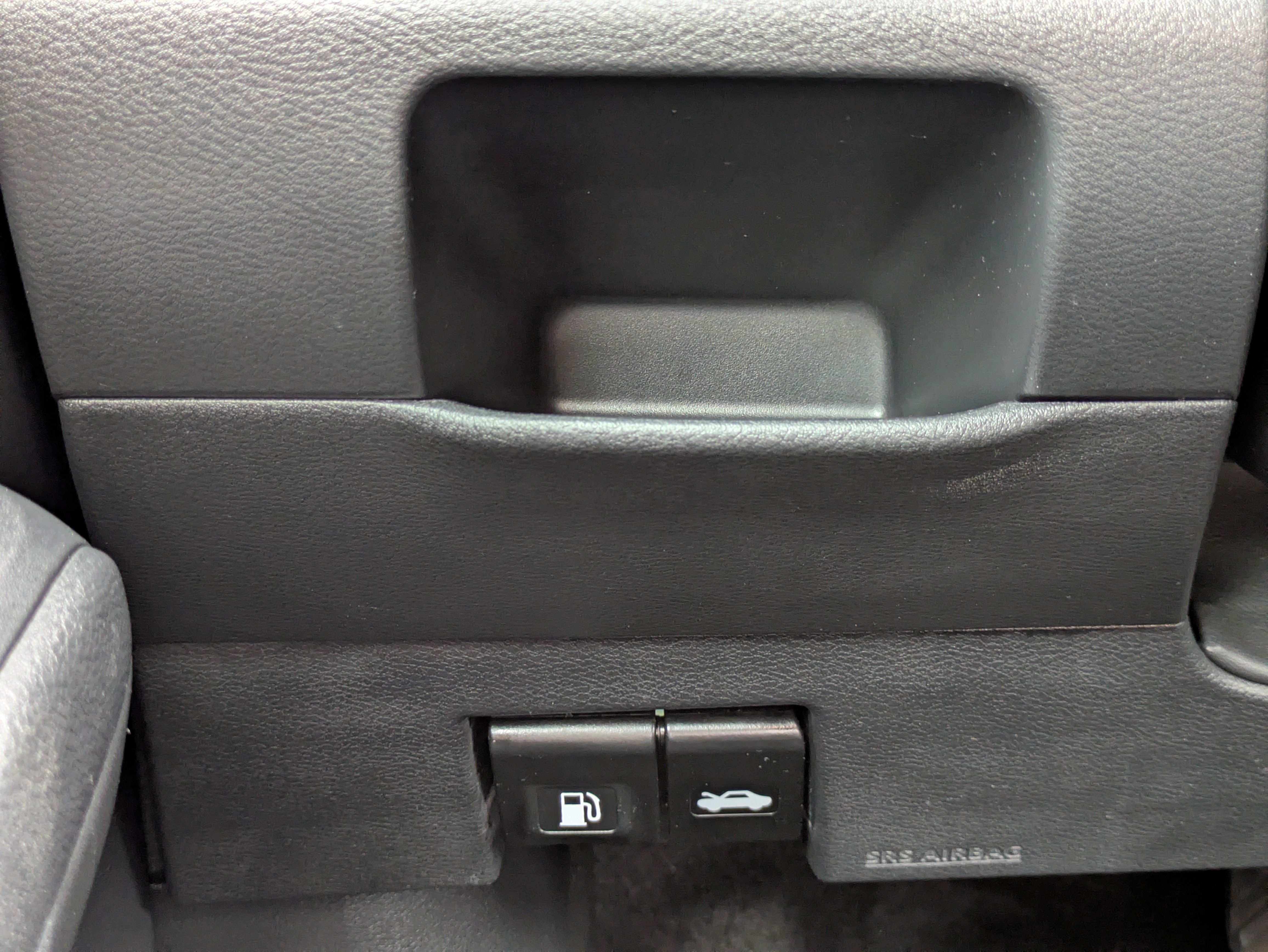 Used 2021 Nissan Kicks SR FWD image 33