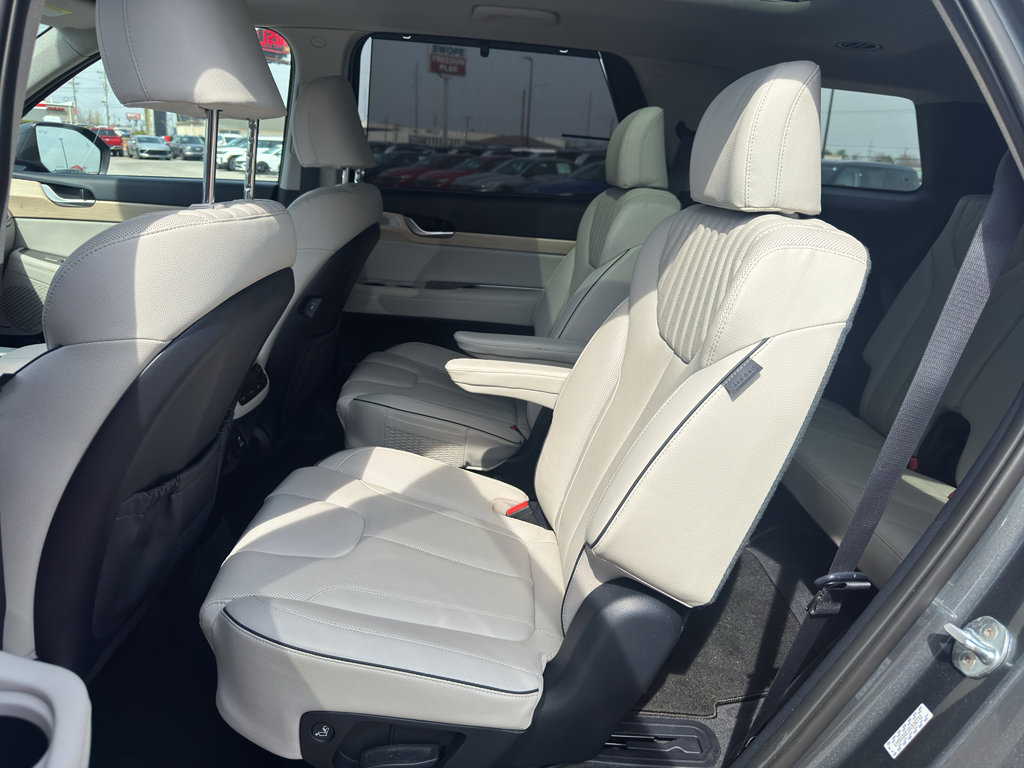 Used 2023 Hyundai Palisade Limited image 10