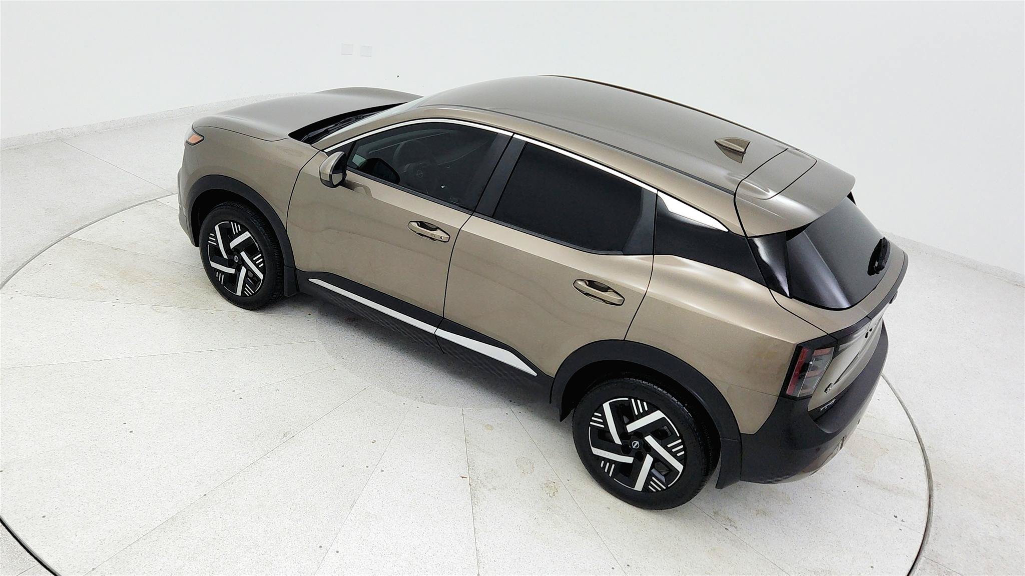 Used 2025 Nissan Kicks SV w/ Charging Package FWD image 33