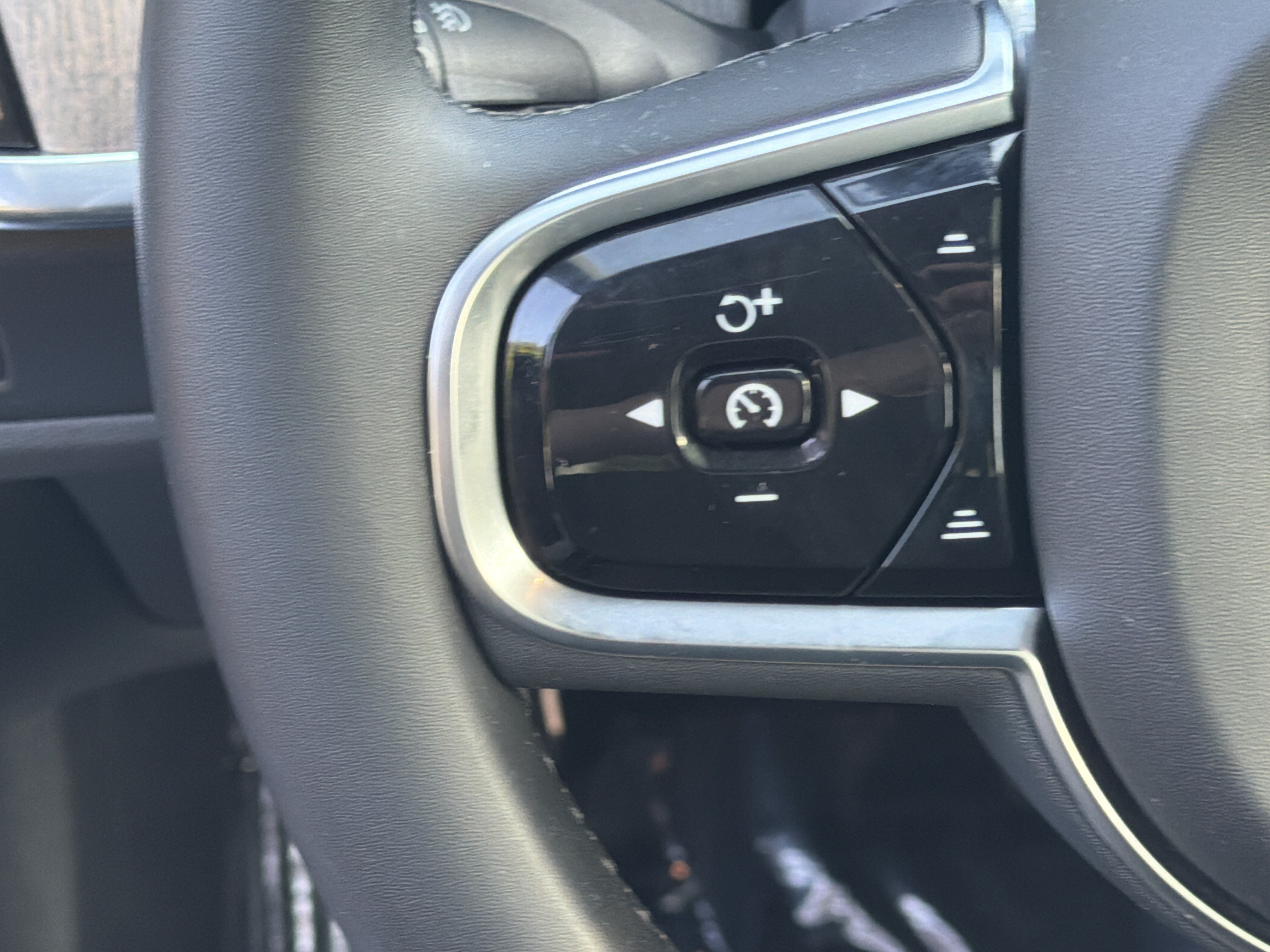 Certified 2023 Volvo S90 B6 Plus AWD/4WD image 19