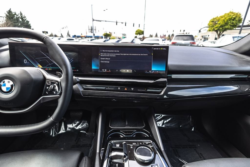 Used 2024 BMW 530i xDrive w/ Premium Package image 27