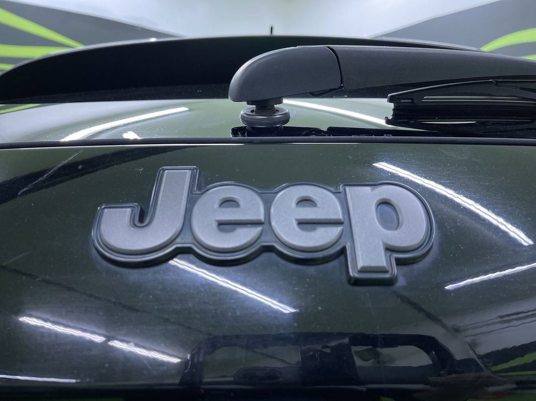 Used 2017 Jeep Cherokee Trailhawk image 13