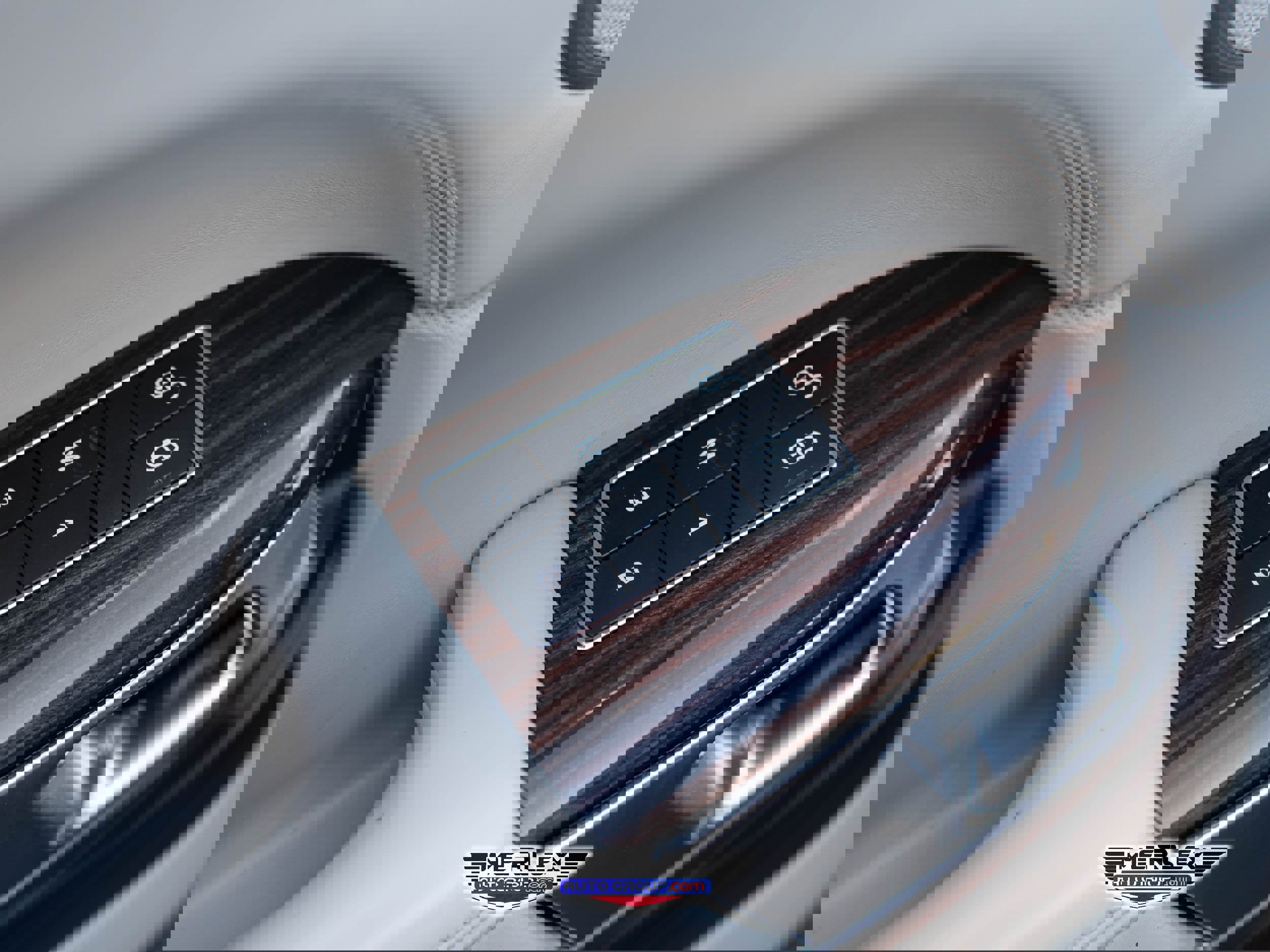 Used 2016 Land Rover Range Rover Holland & Holland image 43