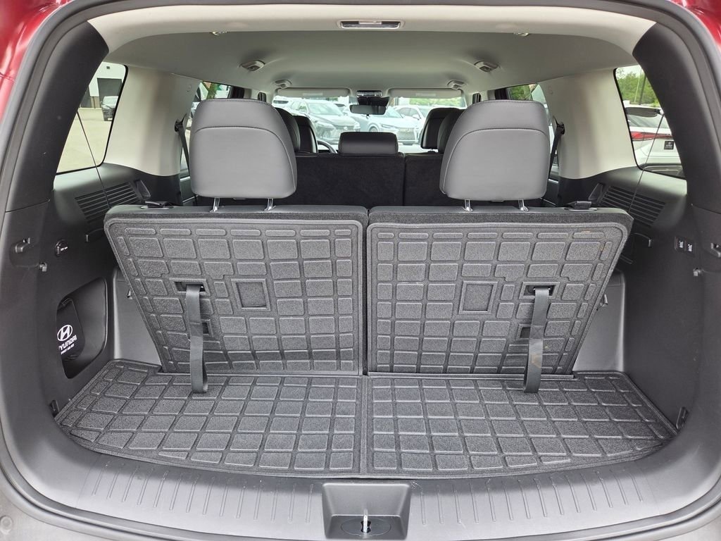 Used 2025 Hyundai Santa Fe SEL FWD image 30