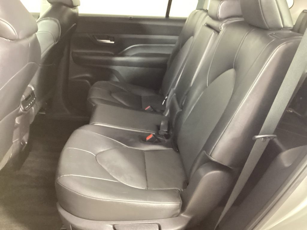 Used 2024 Toyota Grand Highlander AWD image 30
