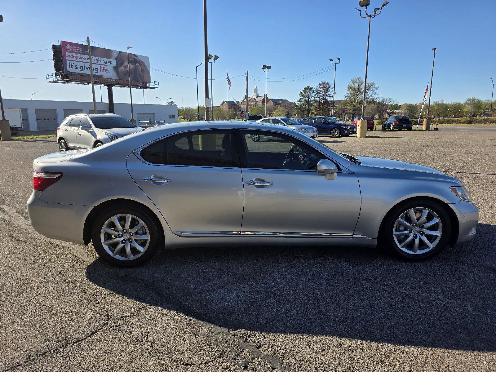 Used 2008 Lexus LS 460 RWD image 4