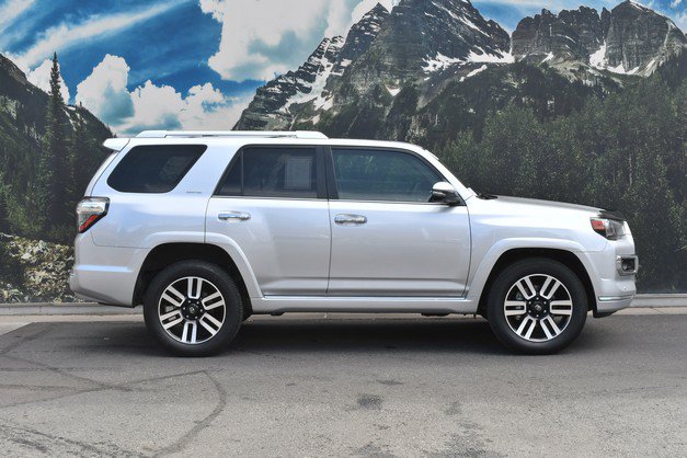 Certified 2022 Toyota 4Runner Limited AWD/4WD image 2