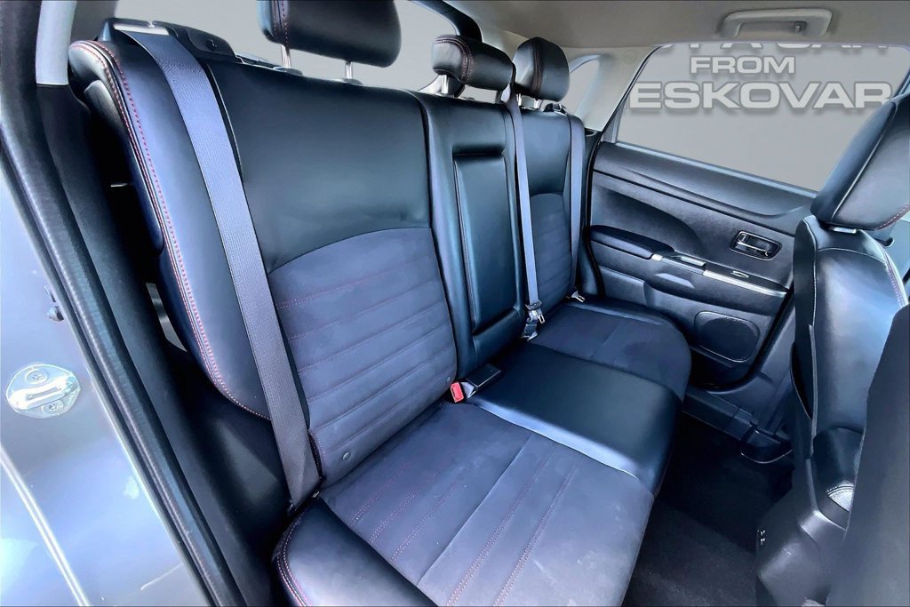 Used 2025 Mitsubishi Outlander Sport SE AWD/4WD image 26