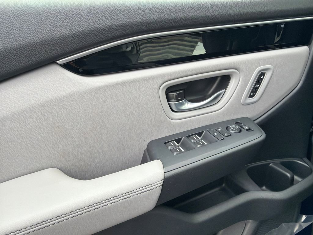 New 2025 Honda Pilot Touring image 38