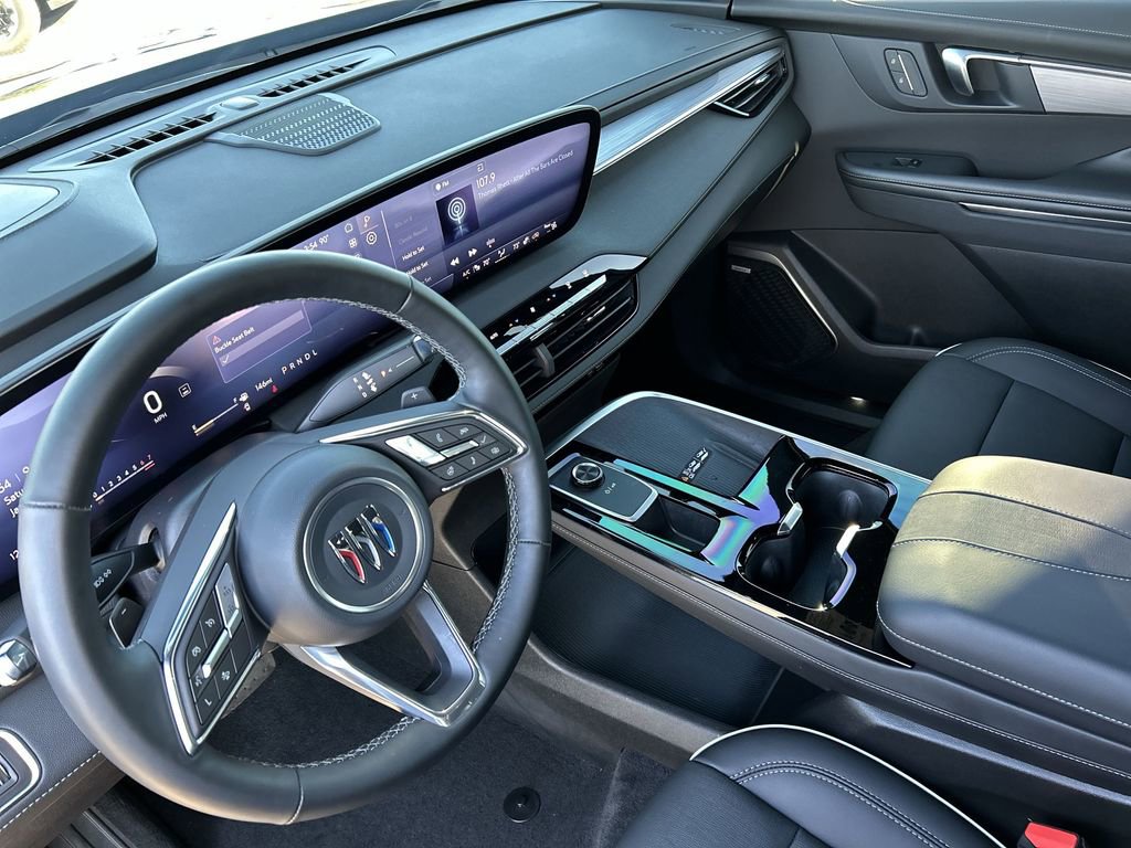 Used 2025 Buick Enclave Preferred image 10