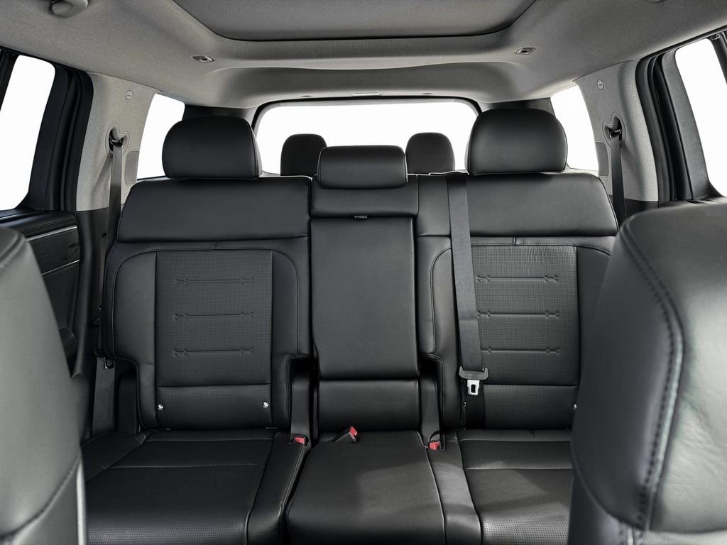 New 2025 Hyundai Santa Fe Limited AWD/4WD image 16