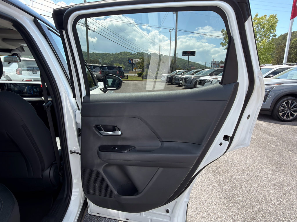 New 2026 Nissan Kicks SV image 18