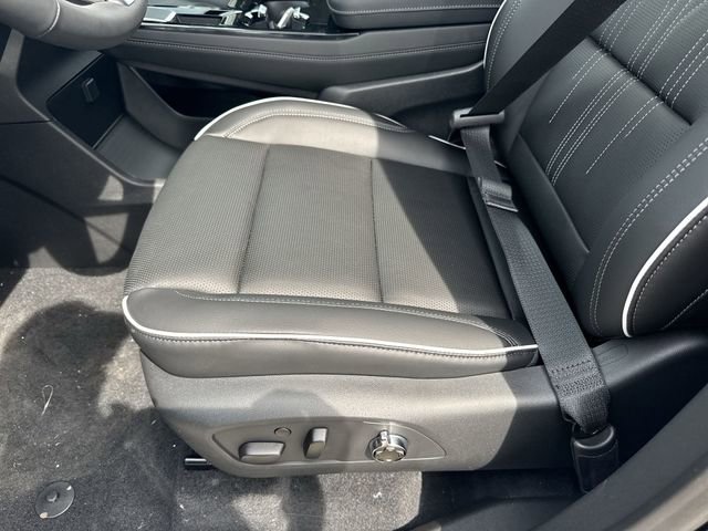 New 2026 Buick Enclave Avenir image 12