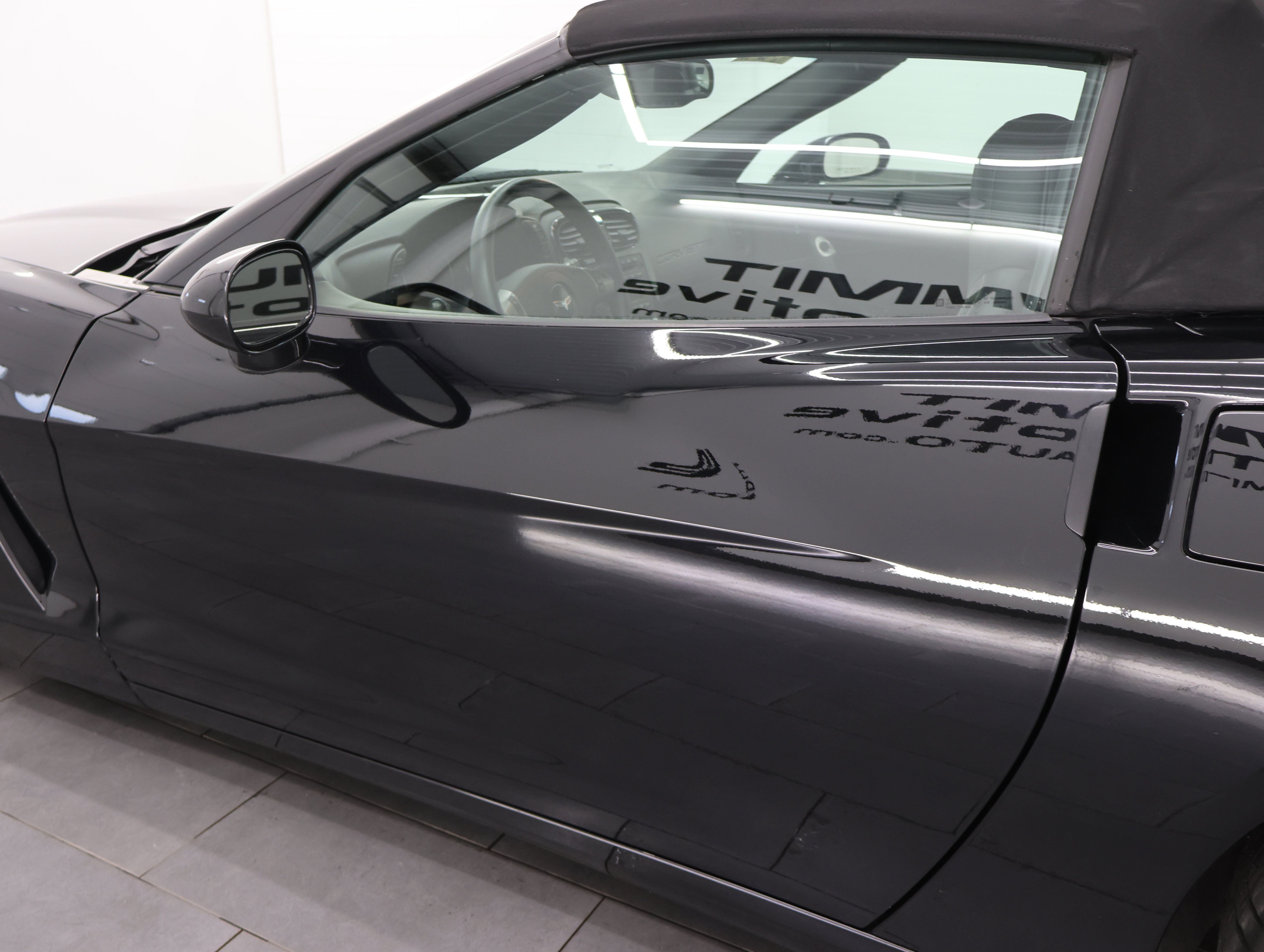 Used 2011 Chevrolet Corvette Convertible w/ Preferred Equipment Group RWD image 27
