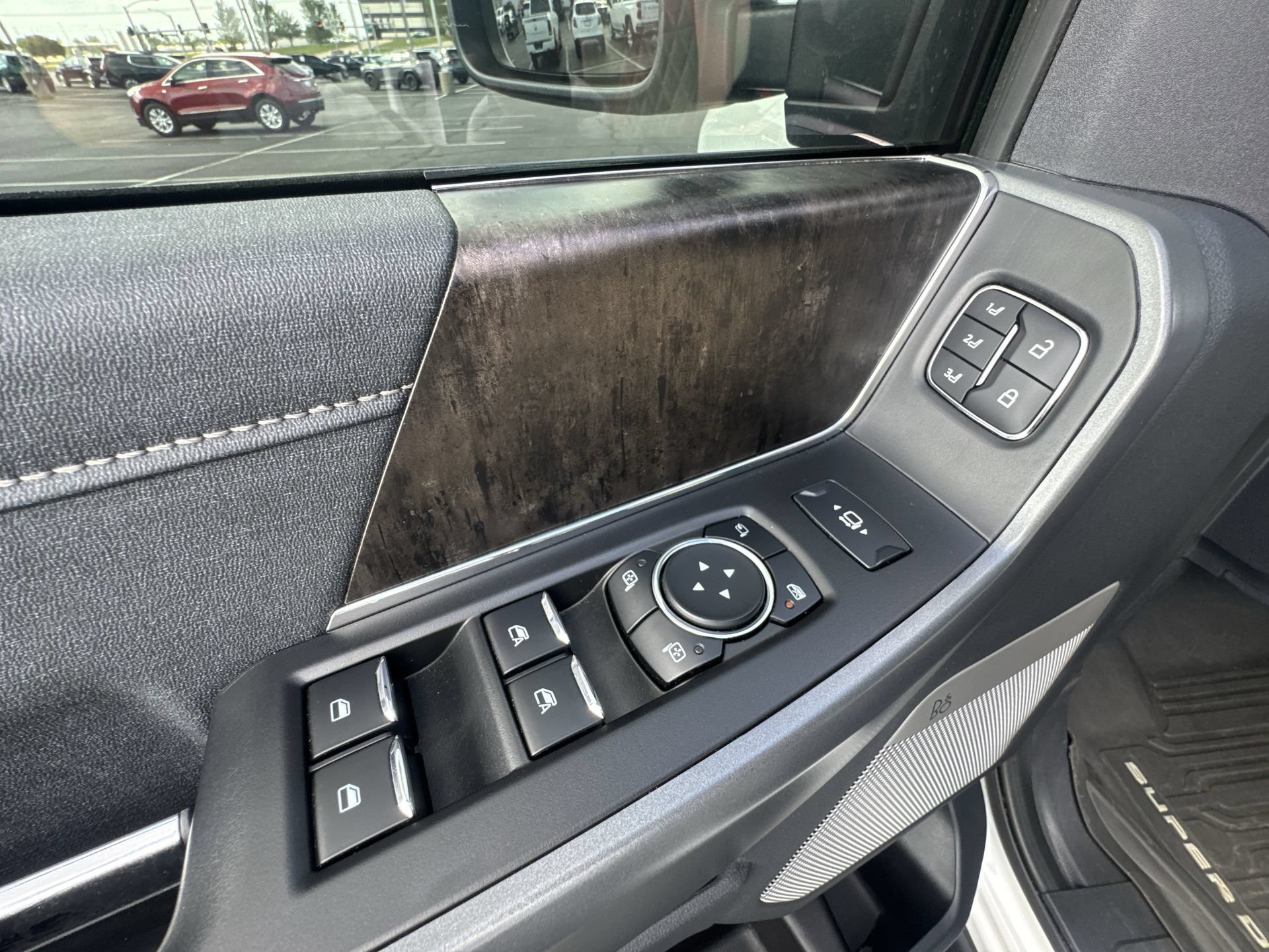 Used 2024 Ford F250 Lariat w/ Lariat Ultimate Package AWD/4WD image 13