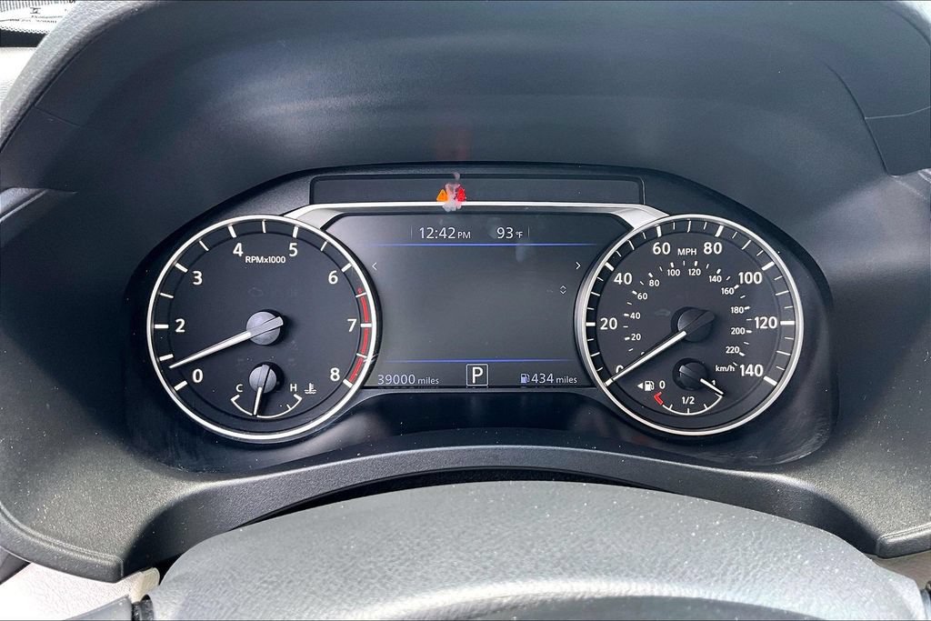 Used 2025 Nissan Altima 2.5 SV FWD image 12
