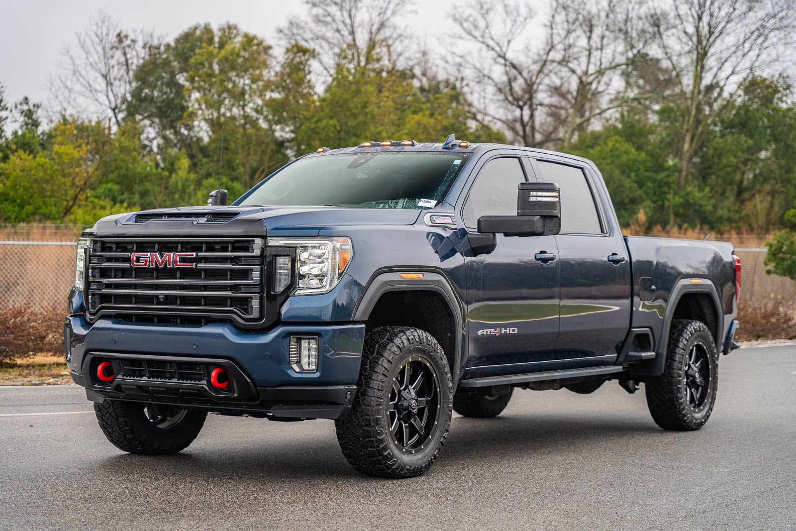 Used 2021 GMC Sierra 2500 AT4 w/ AT4 Premium Plus Package image 4