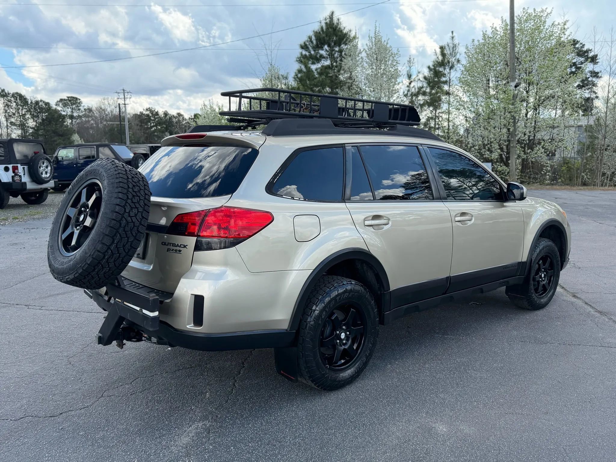 Used 2010 Subaru Outback 2.5i Limited image 8
