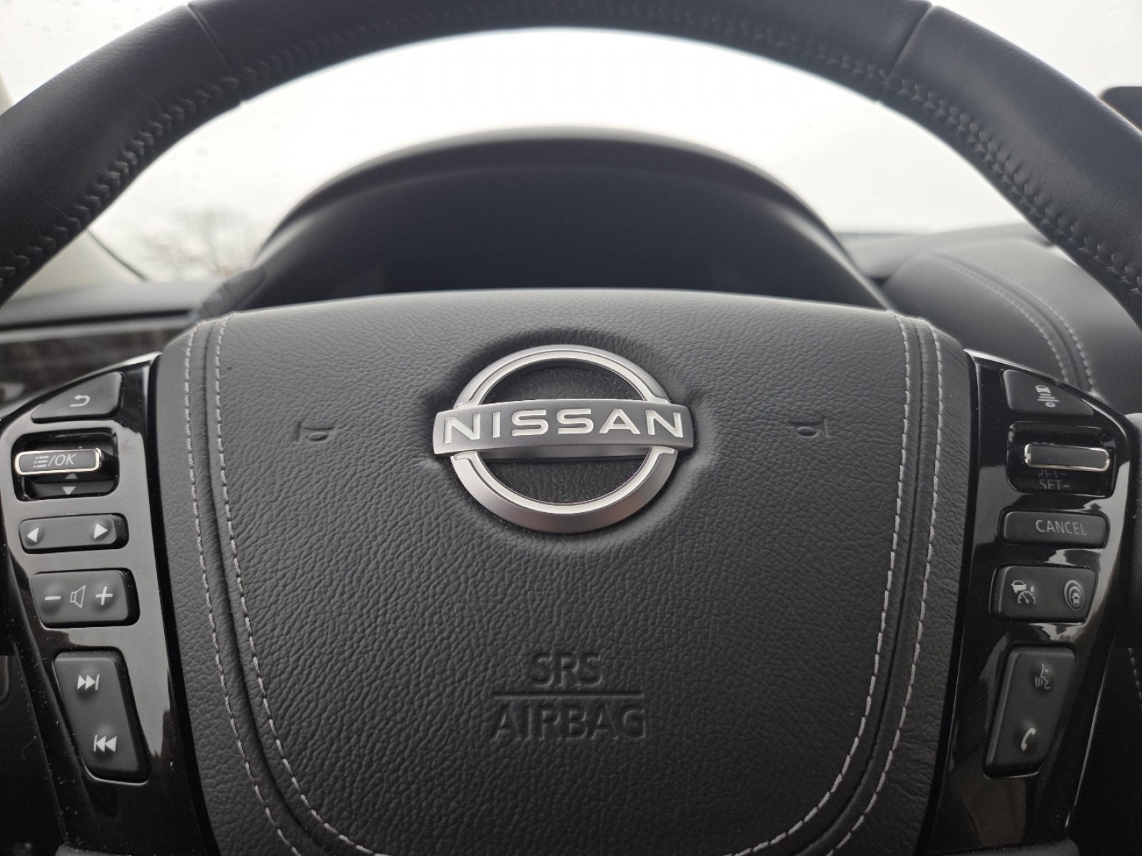 Used 2023 Nissan Armada Platinum image 31