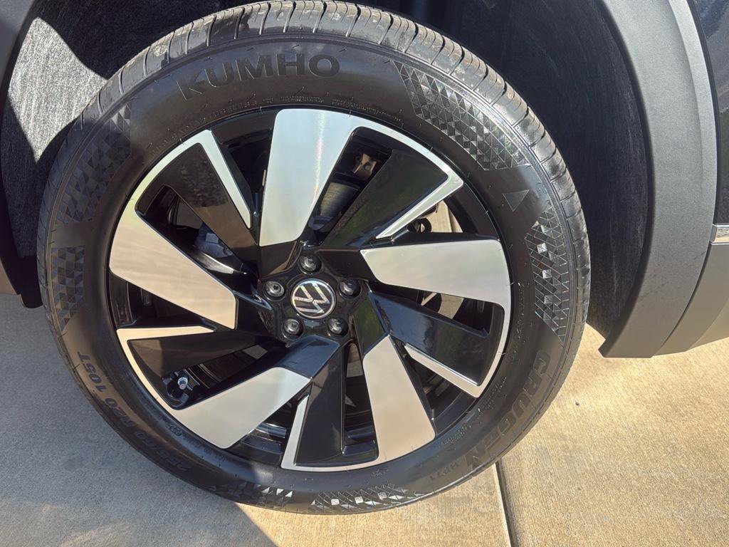 New 2025 Volkswagen Atlas Cross Sport SEL image 20