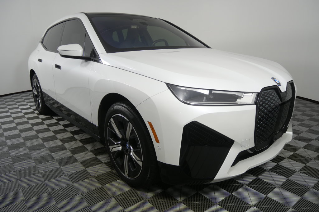 Certified 2024 BMW iX xDrive50 w/ Premium Package AWD/4WD image 2
