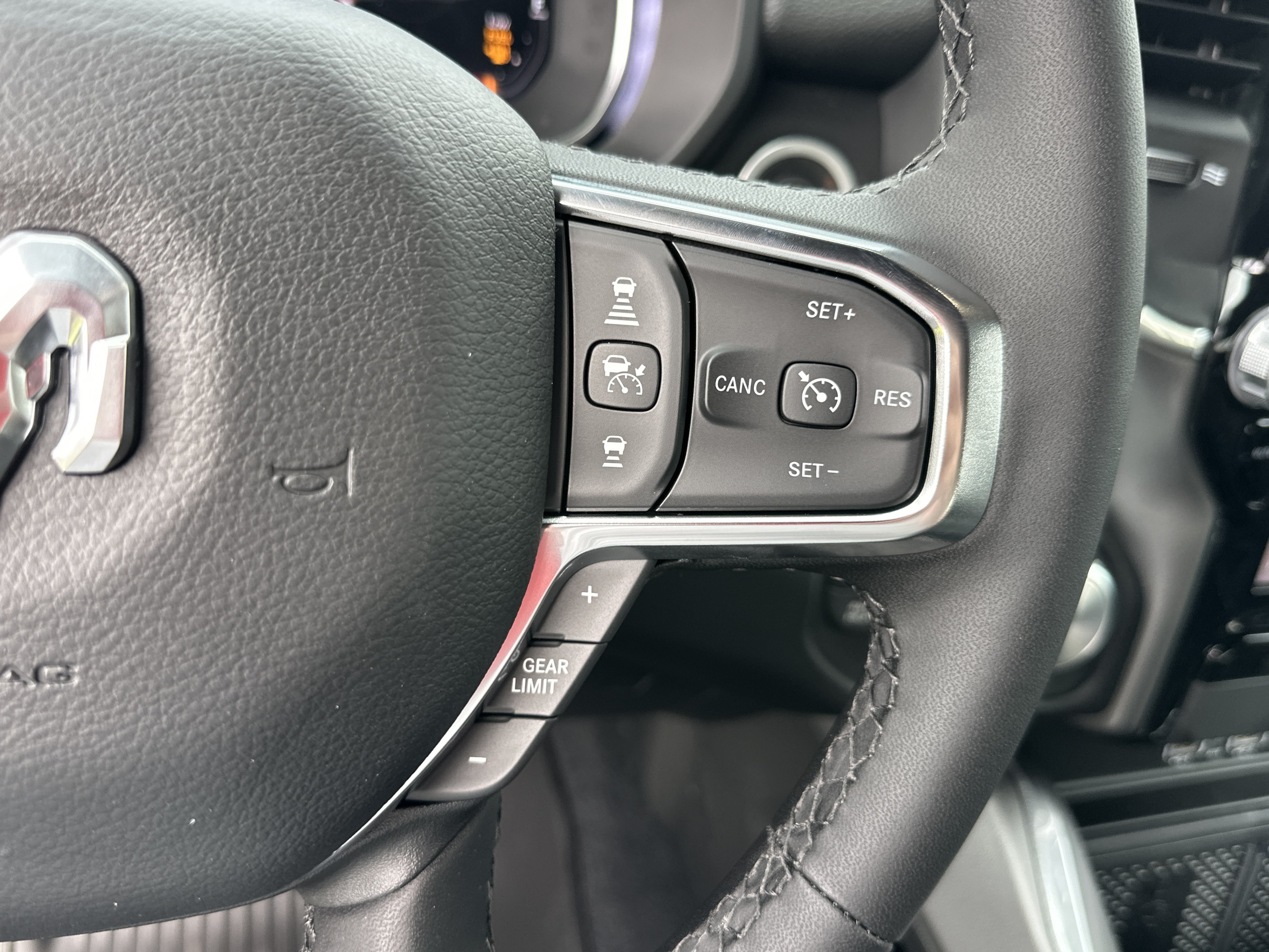 New 2027 RAM 1500 Laramie AWD/4WD image 11