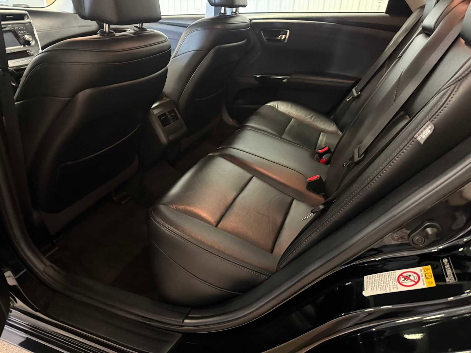 Used 2016 Toyota Avalon XLE Premium image 23