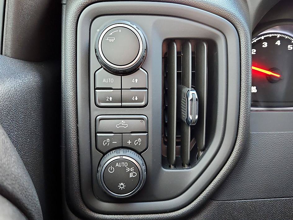 New 2026 Chevrolet Silverado 1500 Custom Trail Boss w/ Turbomax Blackout Package AWD/4WD image 20