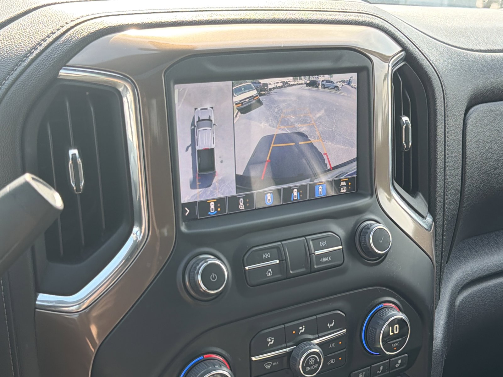 Used 2023 Chevrolet Silverado 2500 High Country w/ Z71 Off-Road Package AWD/4WD image 25